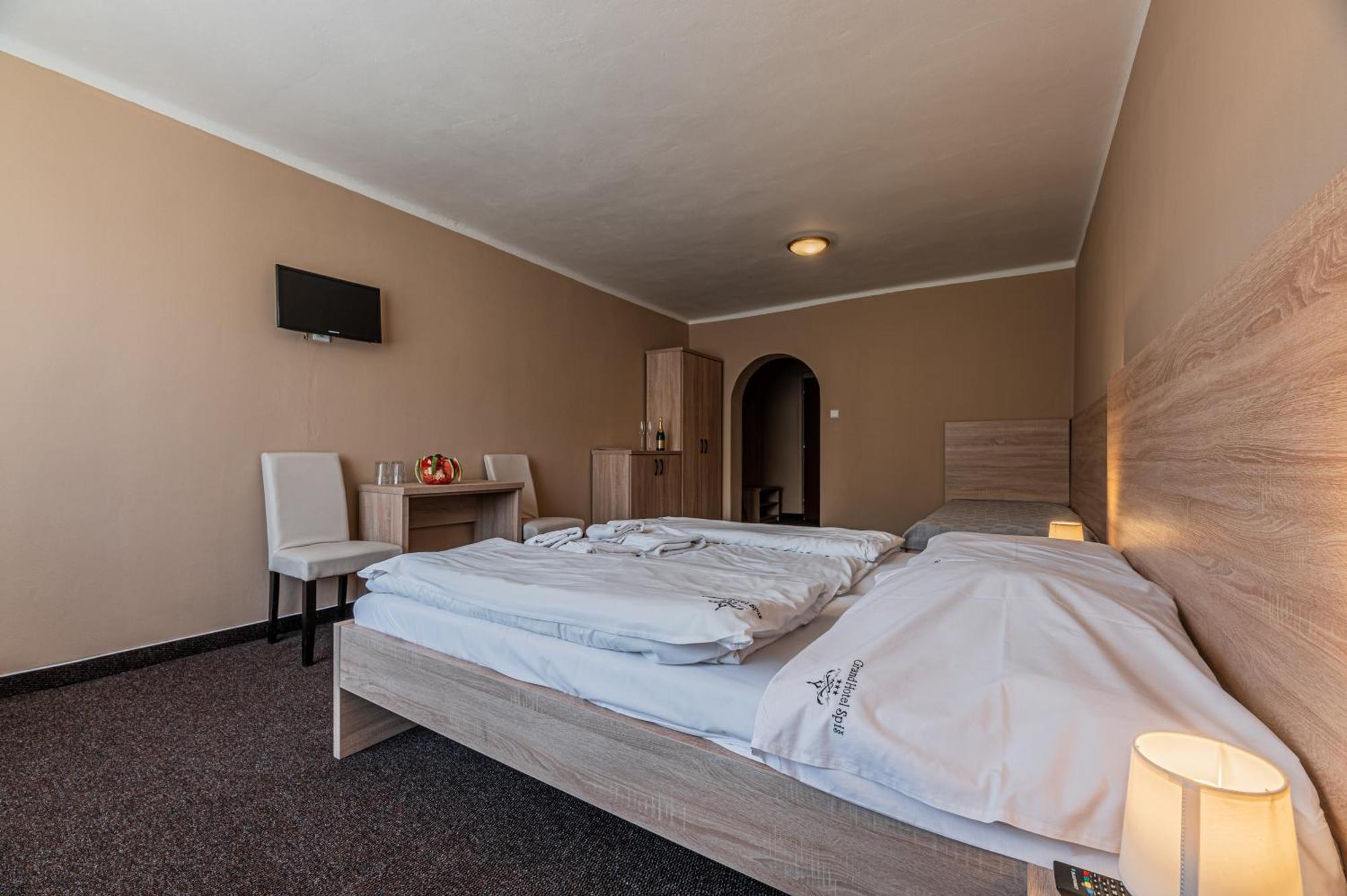 Grand Hotel Rooms Spišské Tomášovce Exteriér fotografie